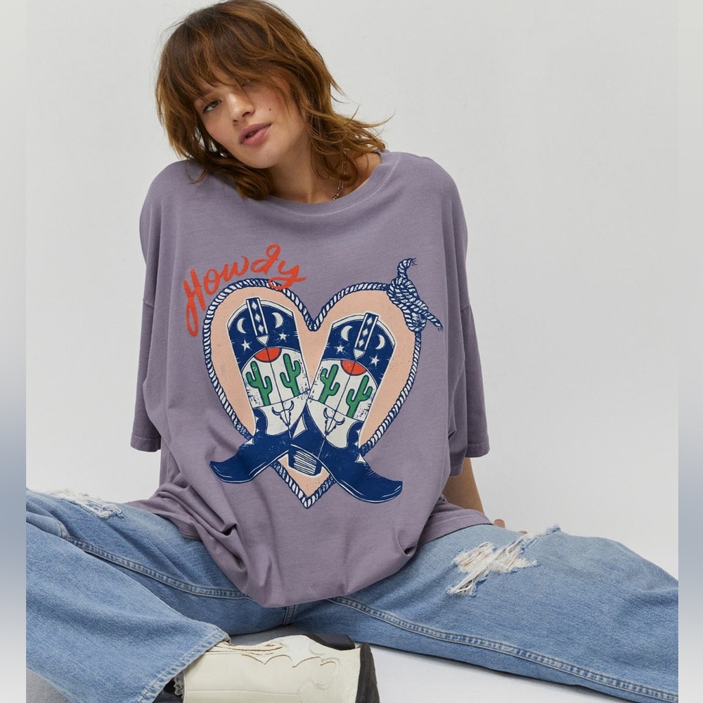 Daydreamer Howdy Boots One Size Tee T-shirt